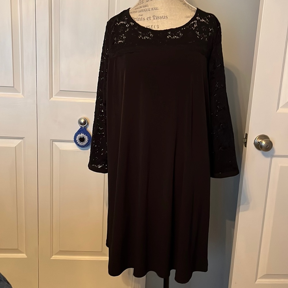Truly Poppy Lace Shift Dress